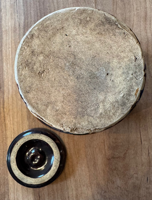 Vintage stoneware jar WITH LID!