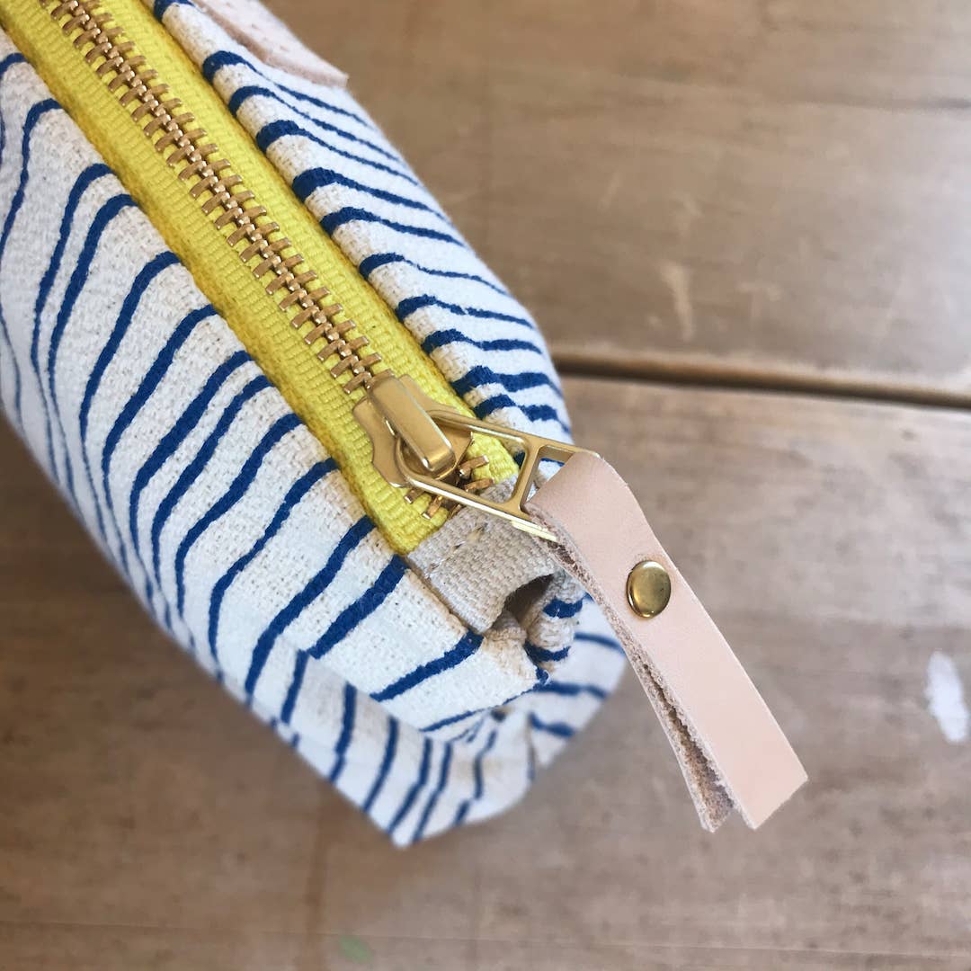 ROYAL SKINNY STRIPE MAKEUP