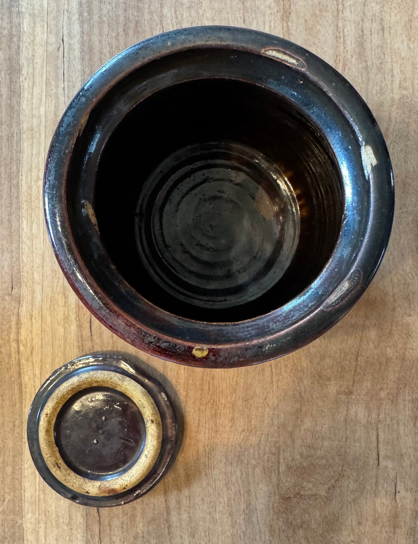Vintage stoneware jar WITH LID!