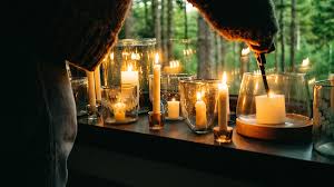 Poppy Tealight Holder, Cream