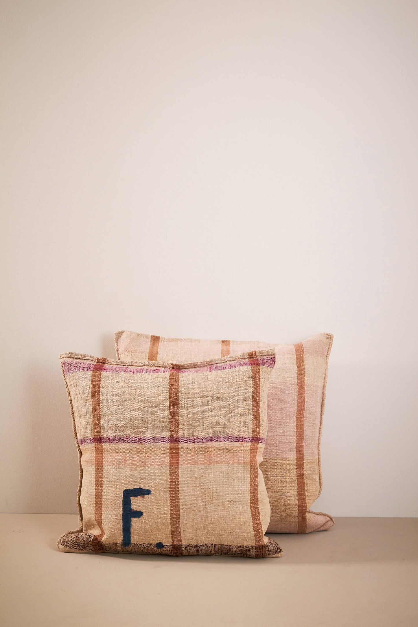 VINTAGE HANDWOVEN CUSHION 18x18