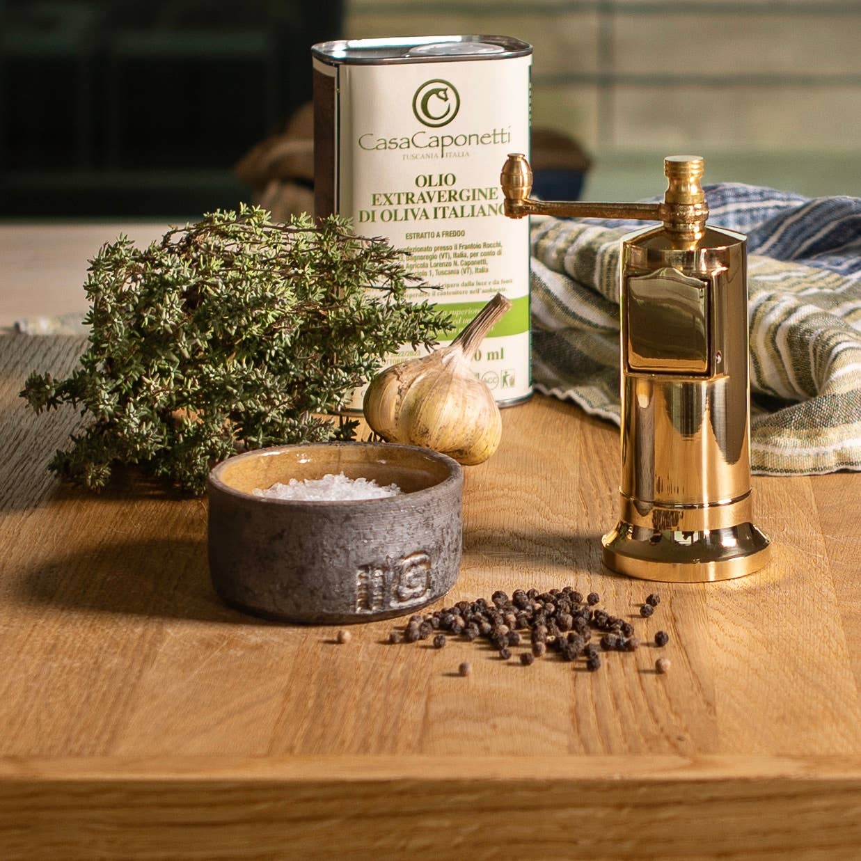 The original 'Chefs Mate' - 5.3" brass pepper grinder