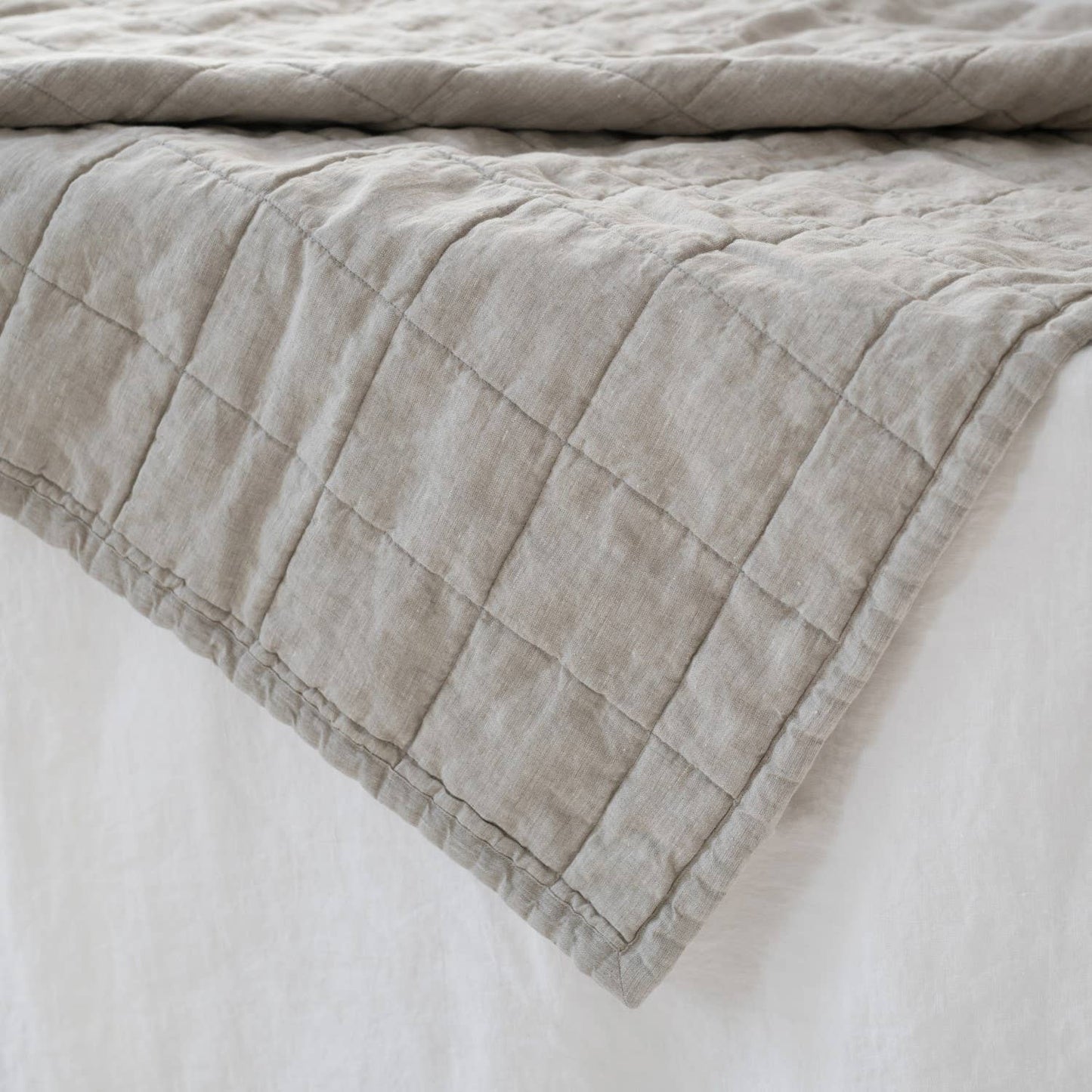 Melange Linen Quilted Blanket- Queen