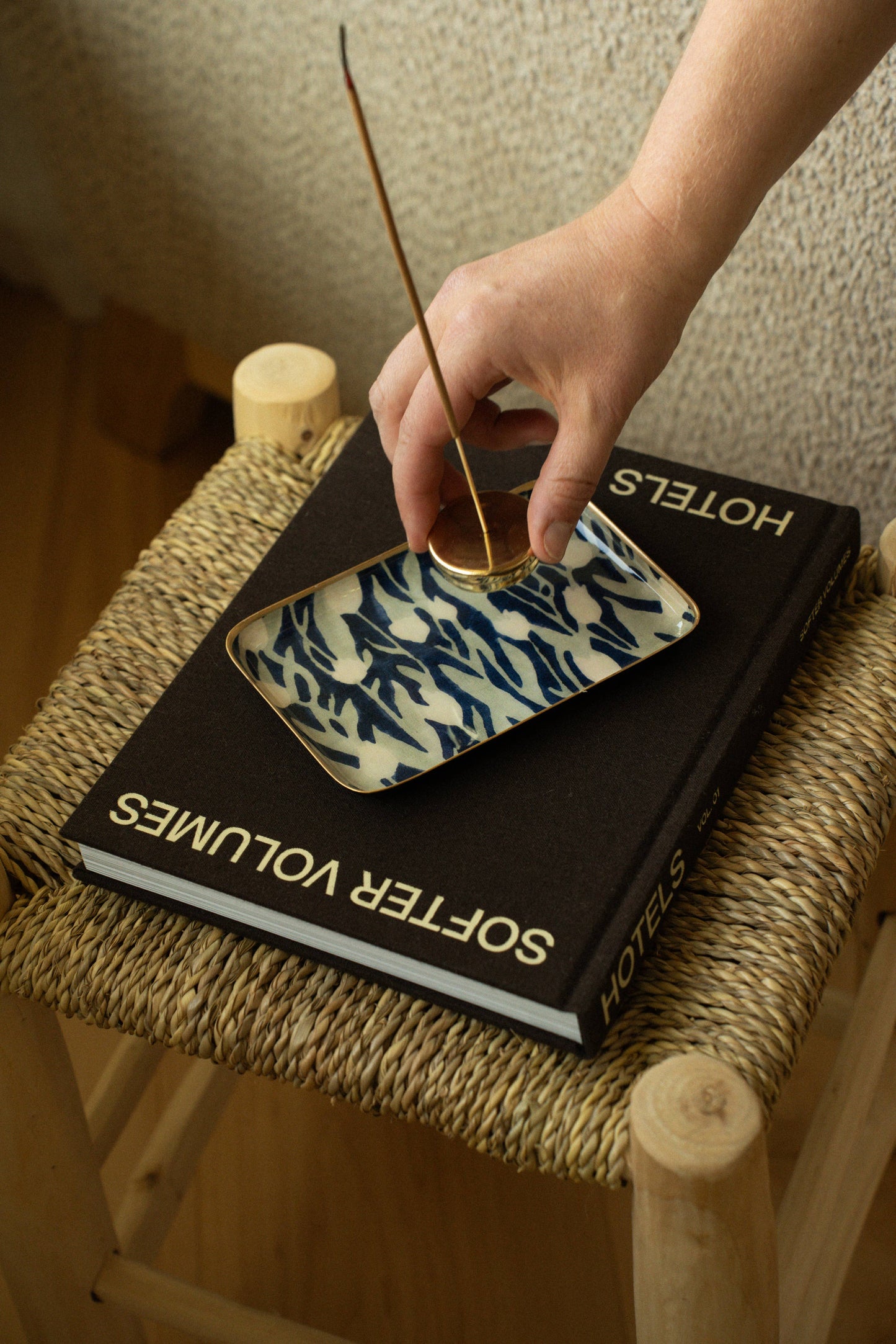 Woodland Incense Set/30 Sticks + Holder